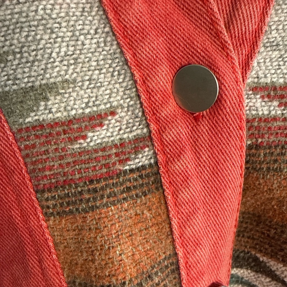 Southwestern Aztec Print Button Front Shacket Jacket M - Picture 5 of 8